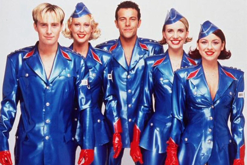 Steps: la quintaesencia del pop prefabricado 4 Steps en Deeper Shade of Blue. Imagen Jive.
