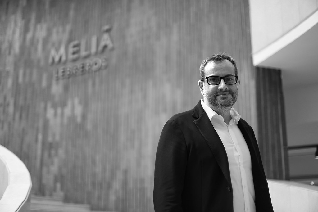 Ibán García del Blanco: «El salto de productividad que se va a producir con la inteligencia artificial no debe quedar en manos de unos pocos, ha de beneficiarnos colectivamente» 6 Ibán García del Barco para Jot Down