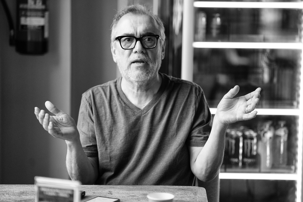 Beto Hernández: «La esencia del punk está en la gran mayoría de nuestras historias. Es nuestra manera de hacer cómics» 2 Beto Hernández para Jot Down