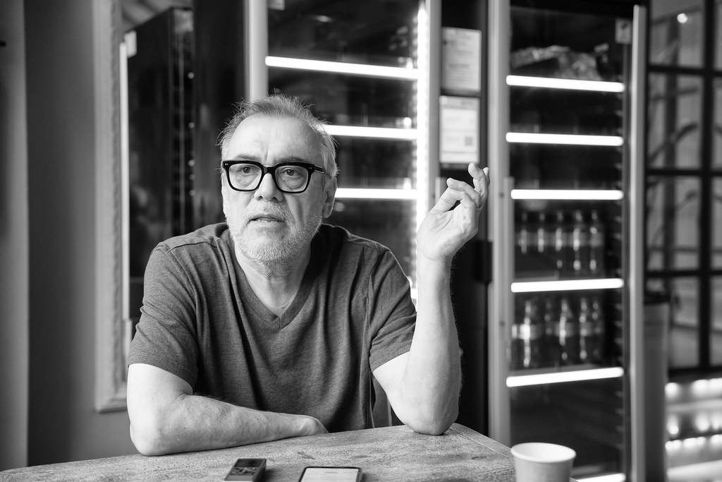 Beto Hernández: «La esencia del punk está en la gran mayoría de nuestras historias. Es nuestra manera de hacer cómics» 3 Beto Hernández para Jot Down