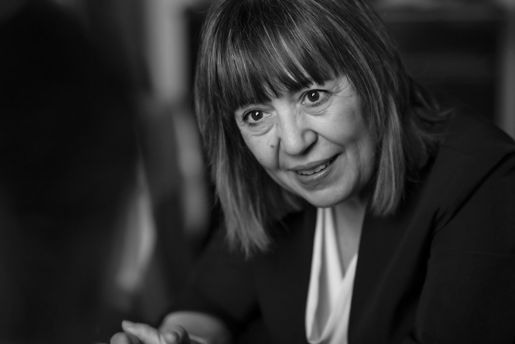 María Ángeles Naval: «La crisis de 2008 y los movimientos del 15M desempeñaron un papel importante en la revisión crítica de la democracia y la socialdemocracia en la literatura transicional del siglo XXI» 2 María Ángeles Naval para Jot Down