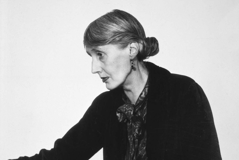 Fuego sobre Londres: un verano distinto para Virginia Woolf 1 Virginia Woolf por Man Ray. Foto: Museo Macional Reina Sofía.