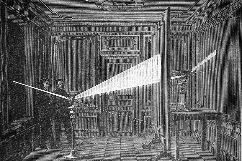 La España de la insignificancia tecnológica 1 La óptica y sus aplicaciones tecnológicas. Fondo antiguo de la Biblioteca de Universidad de Sevilla (DP)