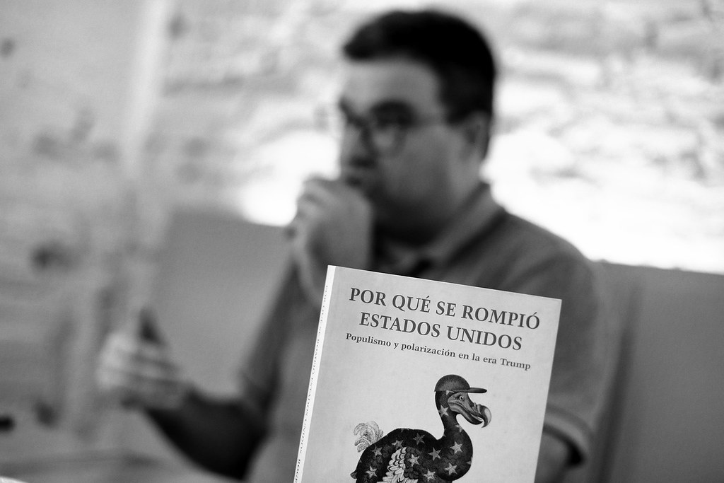 Roger Senserrich: «En Estados Unidos, los partidos son una ficción. Son más  como franquicias. No hay un presidente de partido con poder real, ni una  ejecutiva que imponga disciplina» - Jot Down