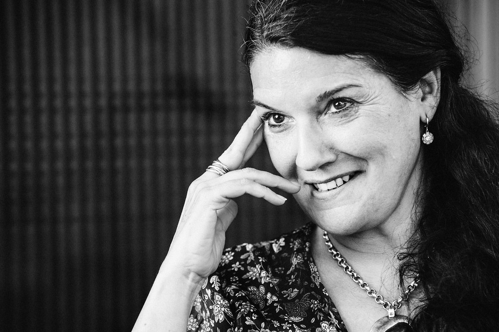 Rosario Raro: «Escribiendo pueden suceder las cosas tal como yo quiero. Me impresionó tanto ese descubrimiento que aquí sigo, escribiendo para inventar mi mundo» 1 Rosario Raro para Jot Down B