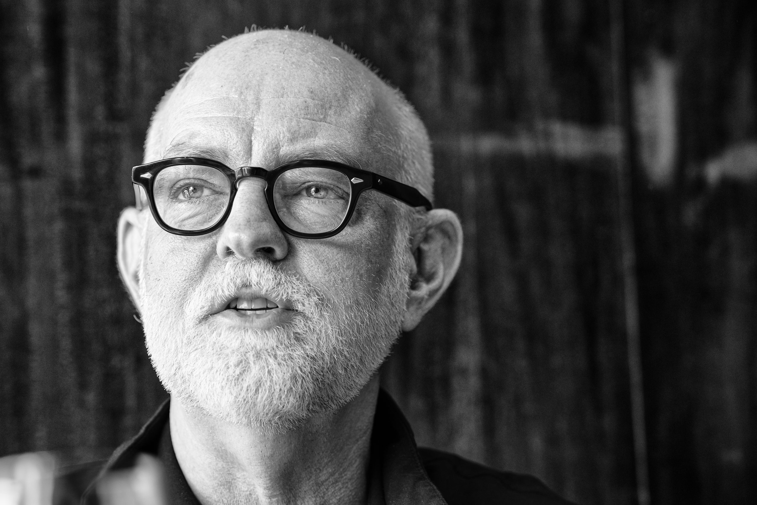 Daniel Clowes: «Nunca me atrajo el correo electrónico. Hay algo especial en escribir una carta, enviarla, poner tu corazón en ella» 4 DANIEL CLOWES 08221 Editar scaled