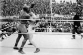 El combate entre Jack Johnson y el poeta Arthur Cravan en 1916, otro espectáculo velada del año. Fotografía Arxiu Fotogràfic Centre Excursionista de Catalunya.