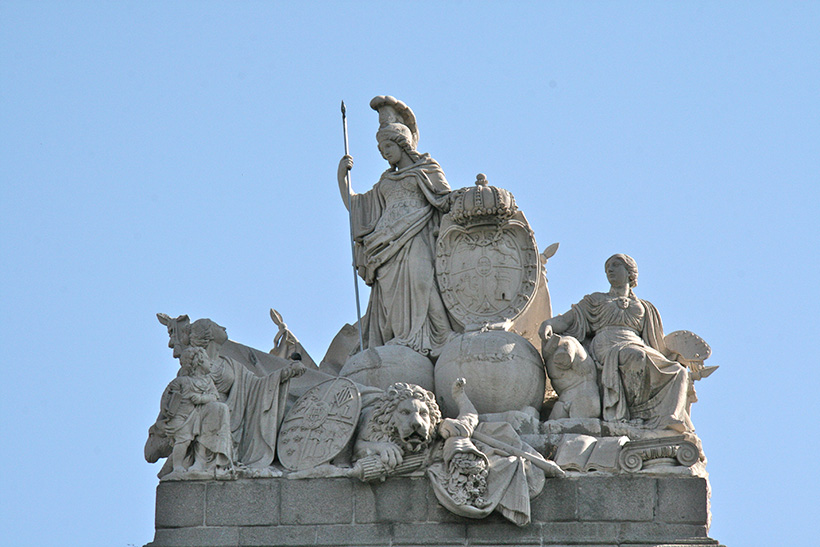 Patria y/o muerte 1 Conjunto Central de Puerta de Toledo (madrid), alegoría de la patria española. Foto Tamorlan (CC)