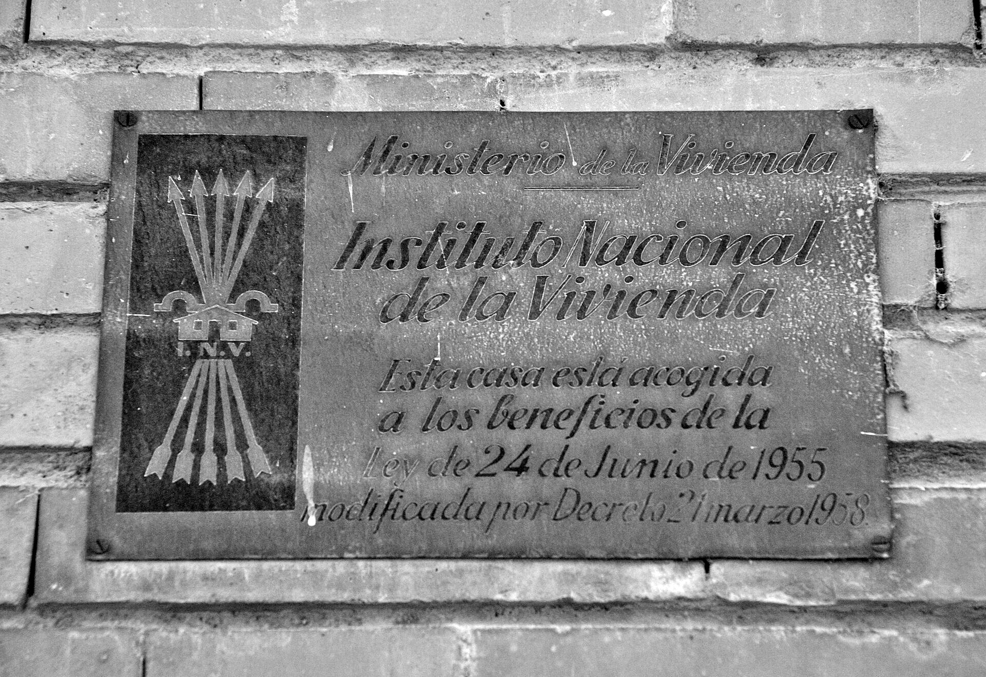 La vivienda en España durante el franquismo según los propios datos de la dictadura 1 Instituto de la Vivienda Cartel
