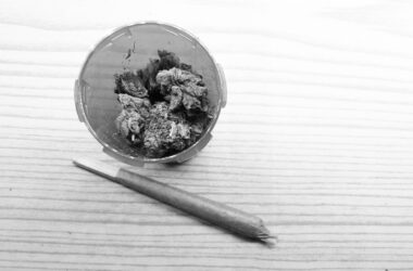 Vender marihuana para comprar tiempo