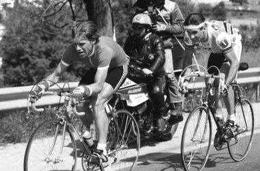 Serguéi Sujoruchenkov «Soukho», en primer término, durante la Vuelta Ciclista a España, 1986. Fotografía: Graham Watson / Getty.