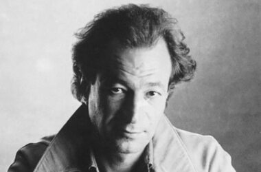 Retrato promocional del editor, escritor y traductor Enrique Murillo en 1984.