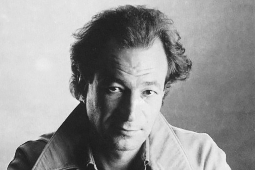 Retrato promocional del editor, escritor y traductor Enrique Murillo en 1984.