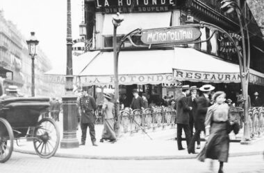 modernismo Escena en el barrio de Montparnasse, París. Fotografía: Photo Collection Alexander Alland, Sr. / Getty.
