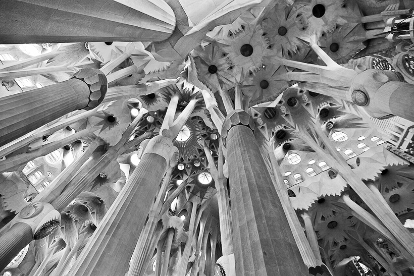 El tiempo de Dios y el tiempo de los hombres 1 Interior de la Sagrada Familia. Foto de Jiuguang Wang (CC) El tiempo de Dios y el tiempo de los hombres