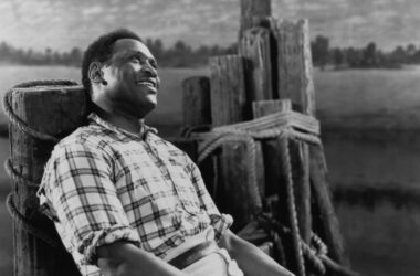 Paul Robeson interpretó «Ol' Man River» en la película Showboat.