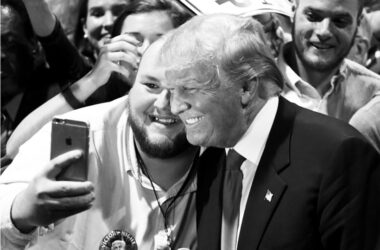 Donald Trump tras un mitin. Foto Cordon Press.