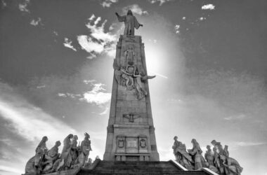 El monumento al Sagrado Corazón en el cerro de los Ángeles. (DP) dios
