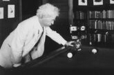 Mark Twain con uno de sus gatos. (DP) pet friendly
