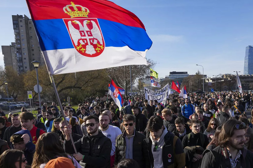 El memorandum kosovar de los estudiantes serbios: vestiduras rasgadas y geopolítica de la ceguera 1 Una de las manifestaciones de los estudiantes serbios. Imagen Euronews