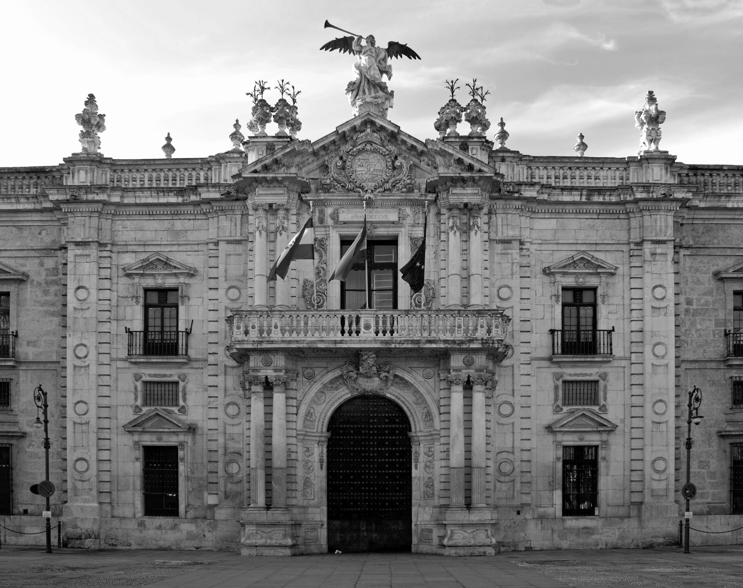 Sobre el daño reputacional 1 Universidad de Sevilla rectorado 001 cropped scaled