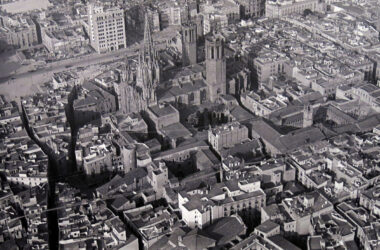 128 Barri de la Catedral Barcelona al fons la Via Laietana 1925 1926 vista aC3A8ria