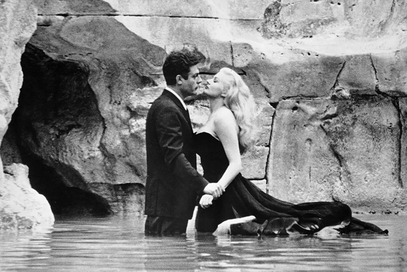 La cara oculta de la dolce vita 1 Marcello Mastroianni y Anita Ekberg en un fotograma de La dolce vita. Imagen PAC.