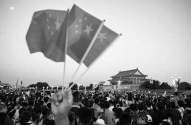 Multitud en la avenida Chang’an antes de la celebración del 70º aniversario de la República Popular China. Foto 南山南人 (CC) democracia