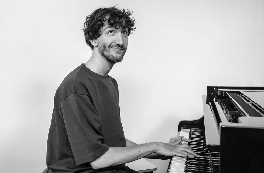 Teo López Puccio: «¿Cómo puede ser que la persona promedio no tenga cerca las razones para entender en qué sentido la matemática es bella? Comunicarlo es una especie de responsabilidad de los científicos» 6 Teo López Puccio para Jot Down
