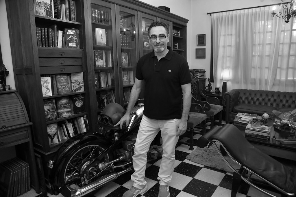 Federico Andahazi: «Dimos una vuelta completa y estamos viviendo una época medio victoriana» 5 Federico Andahazi para Jot Down