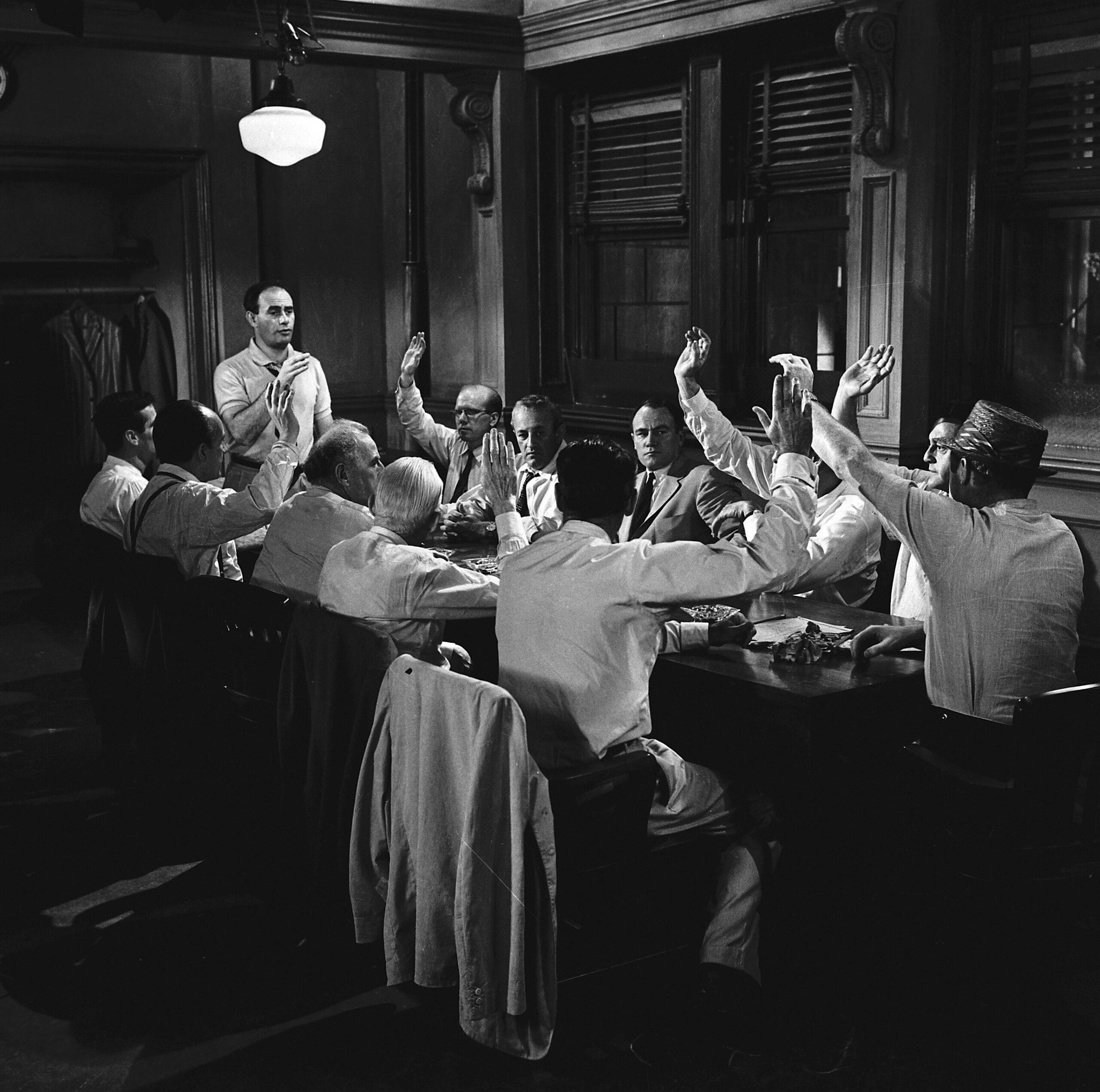 12 angry men rRWKwy scaled